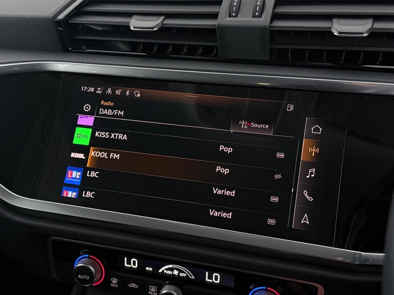Audi Q3 thumbnail Infotainment System