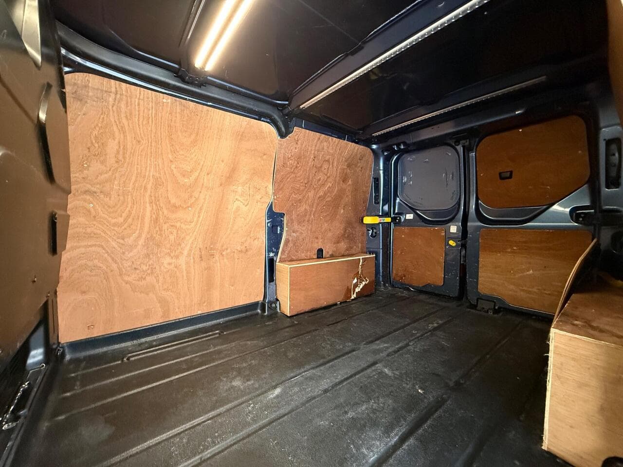 Ford Transit Custom thumbnail Cargo Space