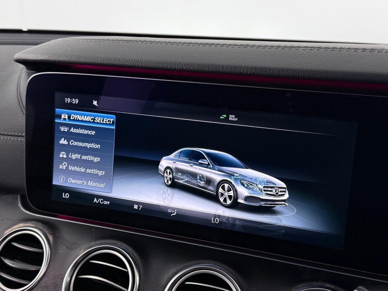 Mercedes-Benz E Class thumbnail Infotainment System