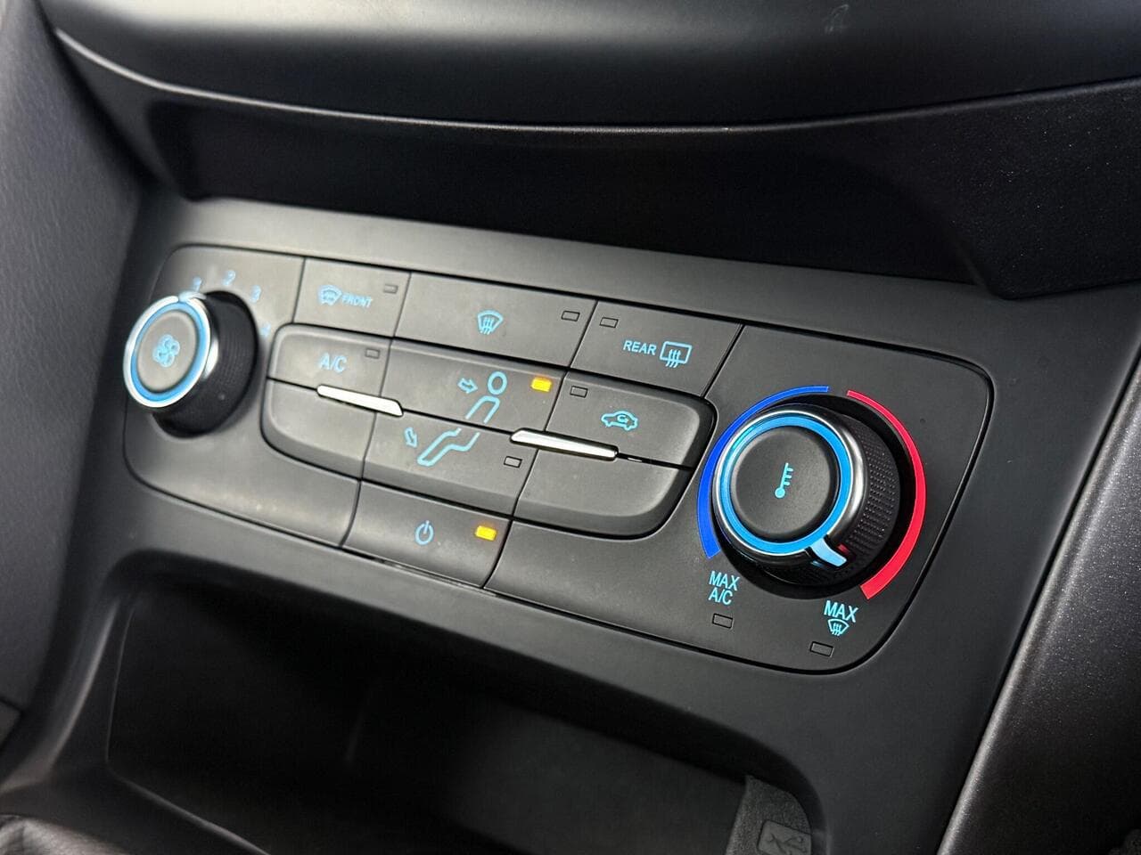 Ford Focus thumbnail Misc Controls