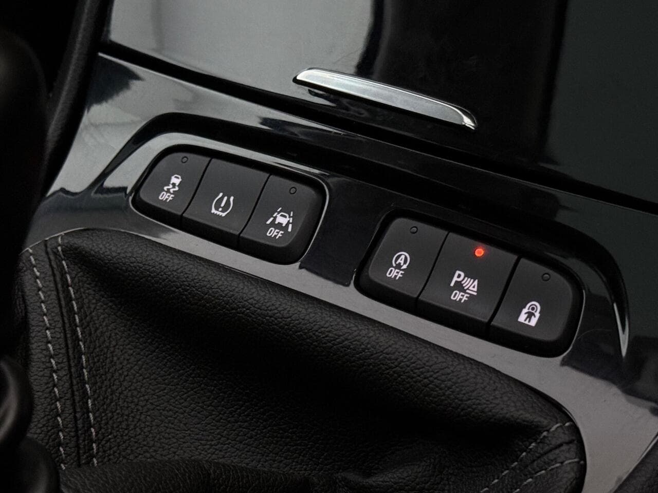 Vauxhall Grandland X thumbnail Misc Controls