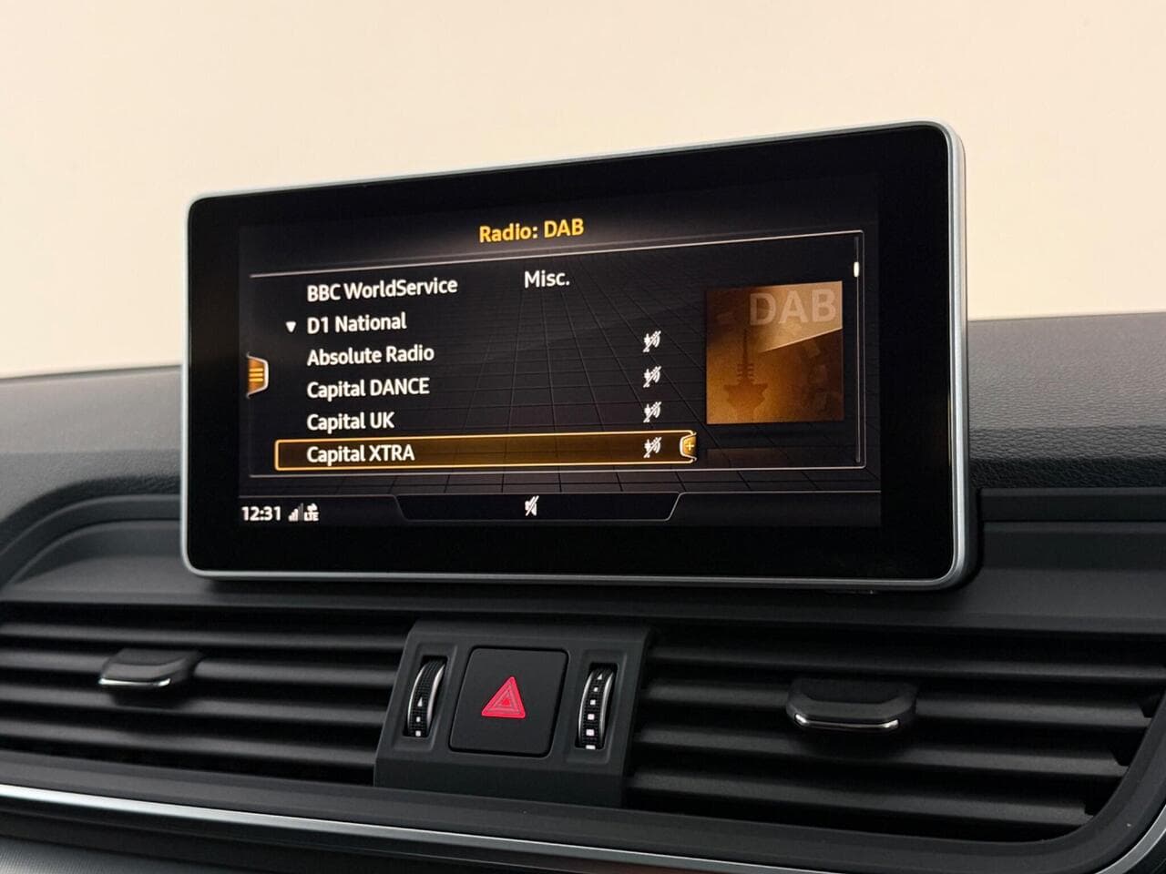 Audi Q5 thumbnail Infotainment System