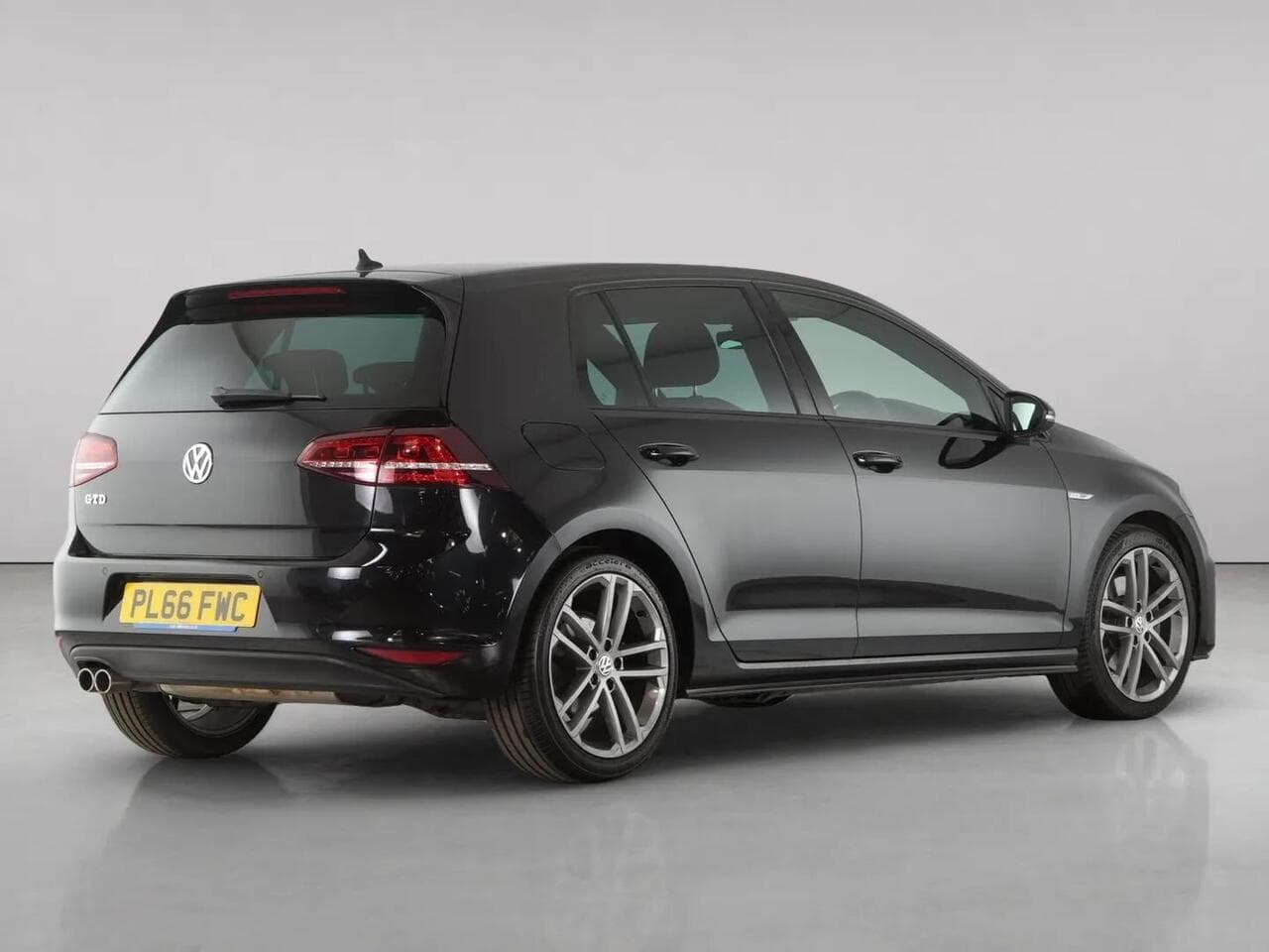 Volkswagen Golf thumbnail Rear Right