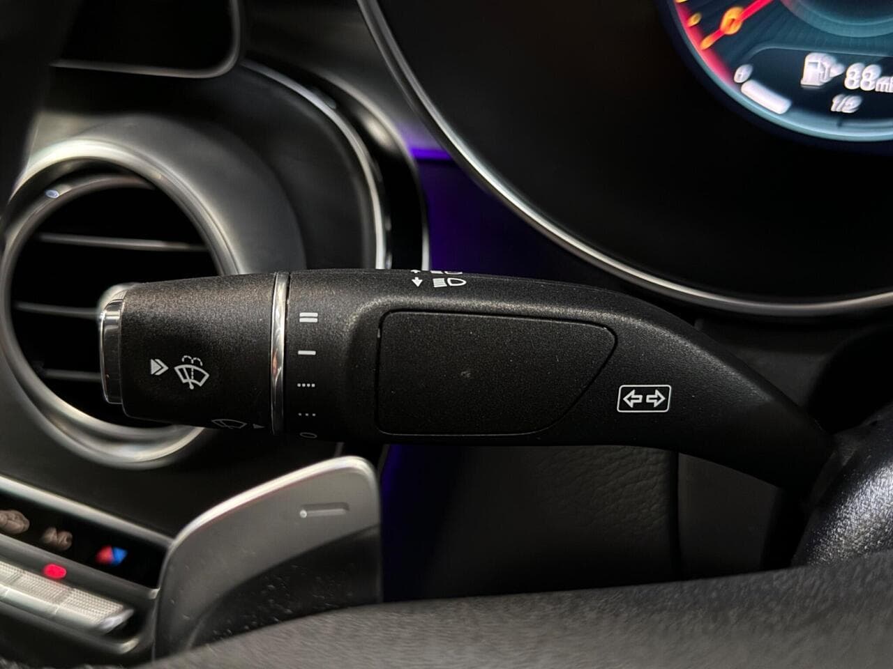 Mercedes-Benz GLC thumbnail Misc Controls