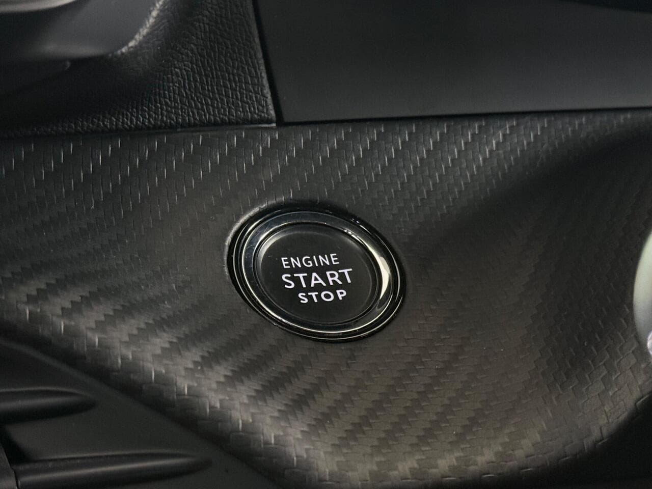 Peugeot 208 thumbnail Misc Controls