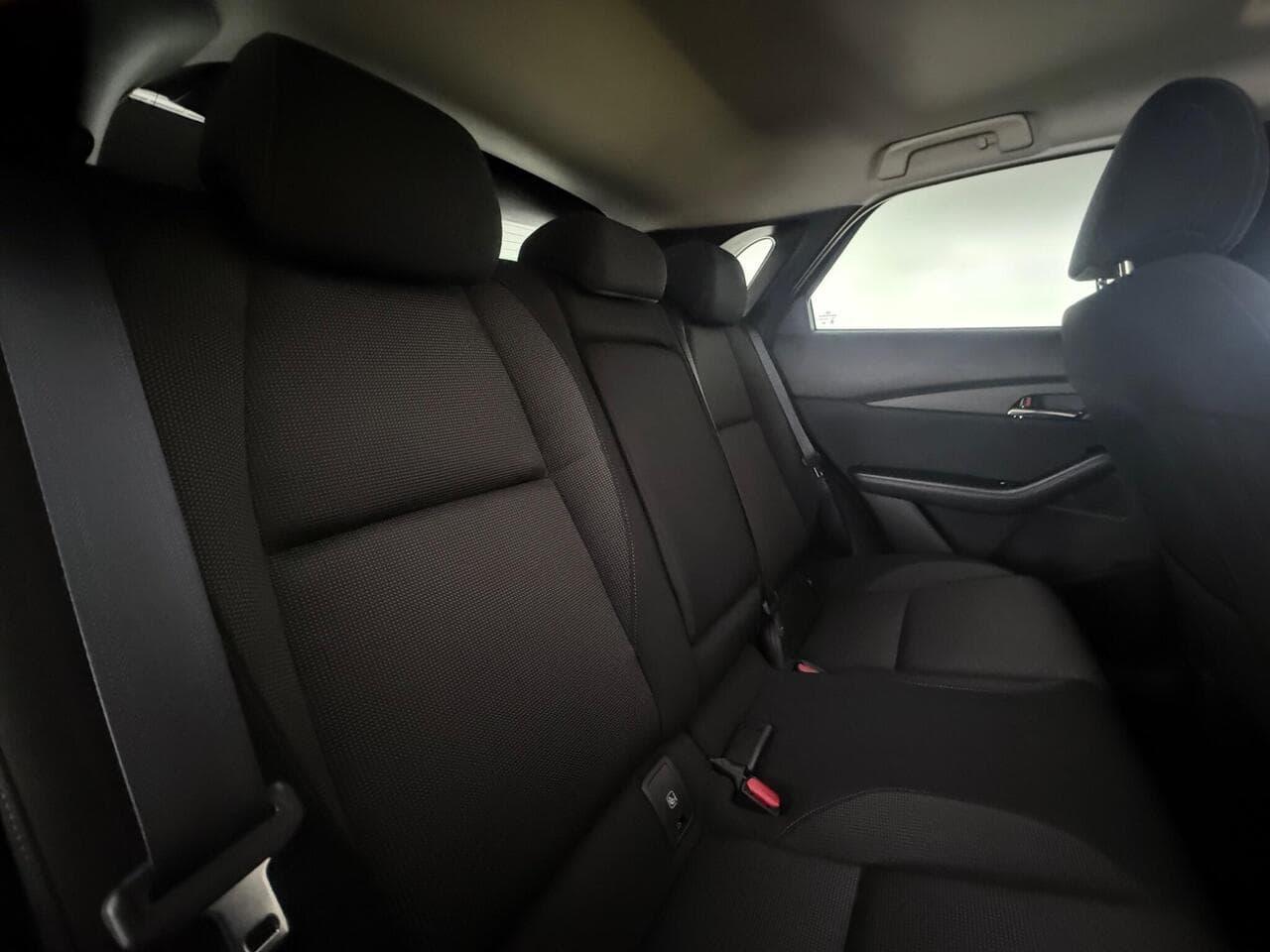 Mazda CX-30 thumbnail Seats Rear