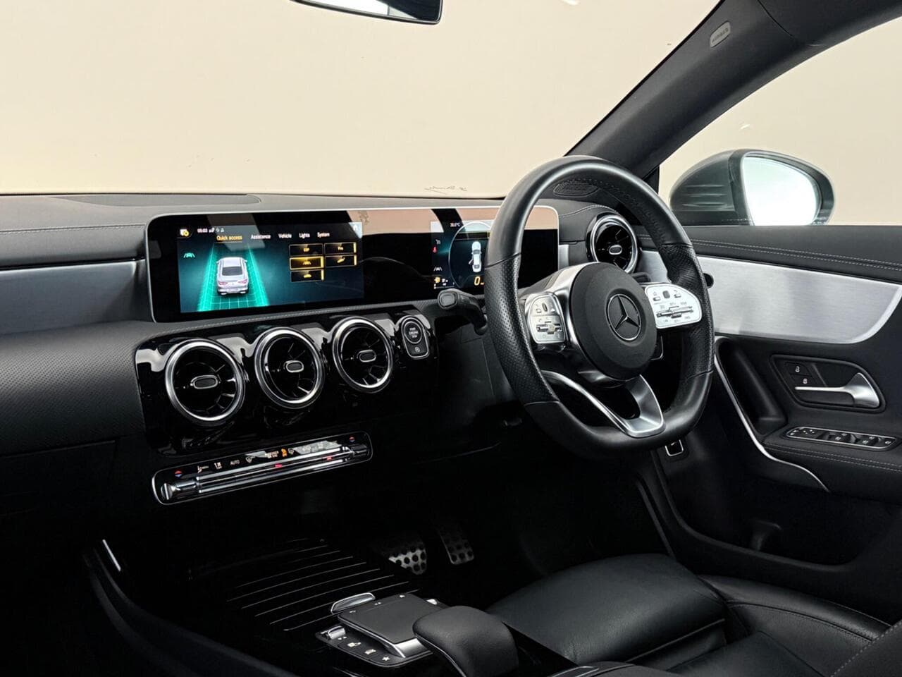 Mercedes-Benz CLA thumbnail Interior Front