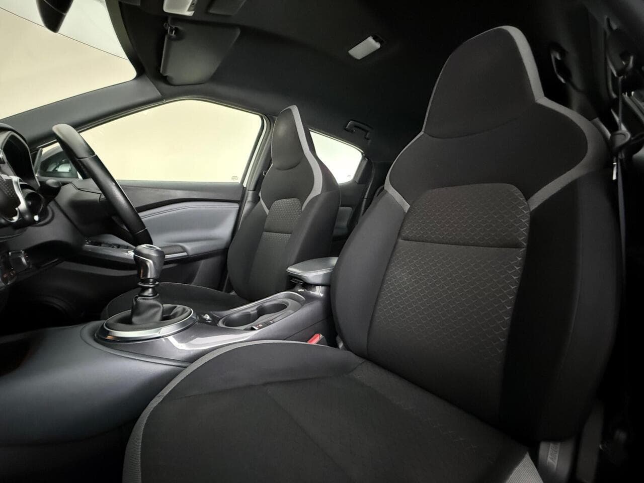 Nissan Juke thumbnail Seat Front Passenger