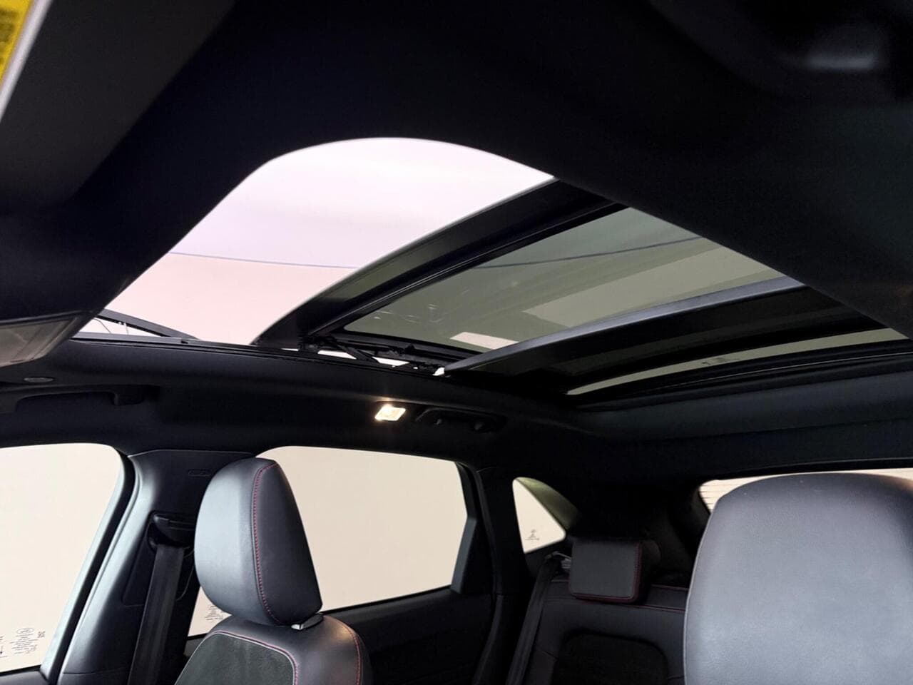 Ford Kuga thumbnail Roof