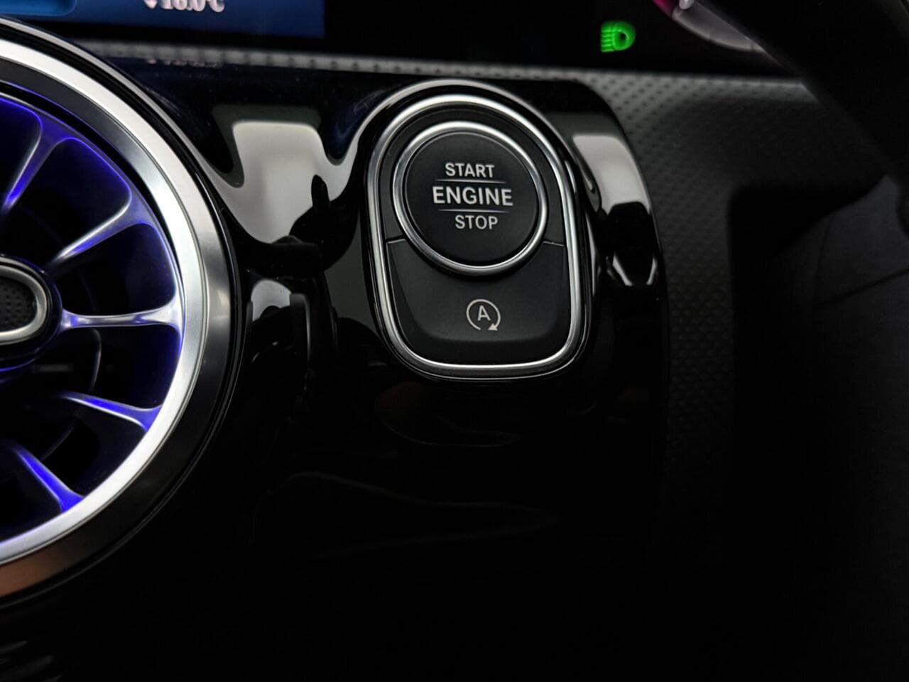 Mercedes-Benz CLA thumbnail Misc Controls