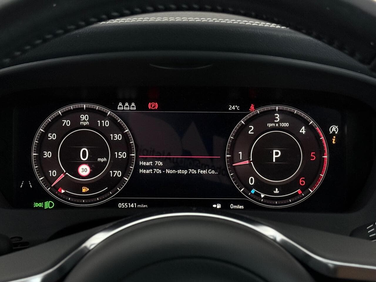 Jaguar F-PACE thumbnail Driver Instruments
