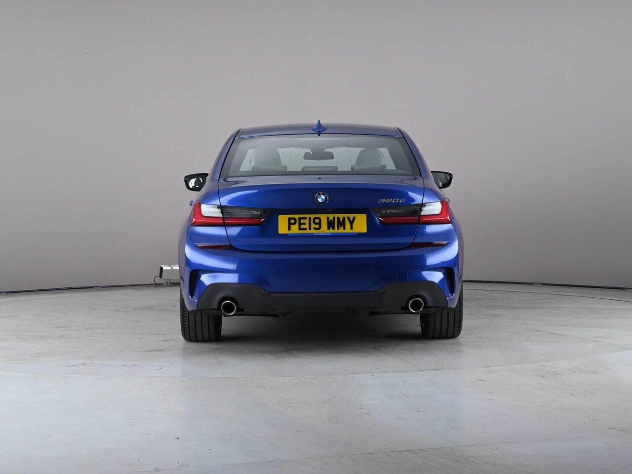 BMW 3 Series thumbnail Rear