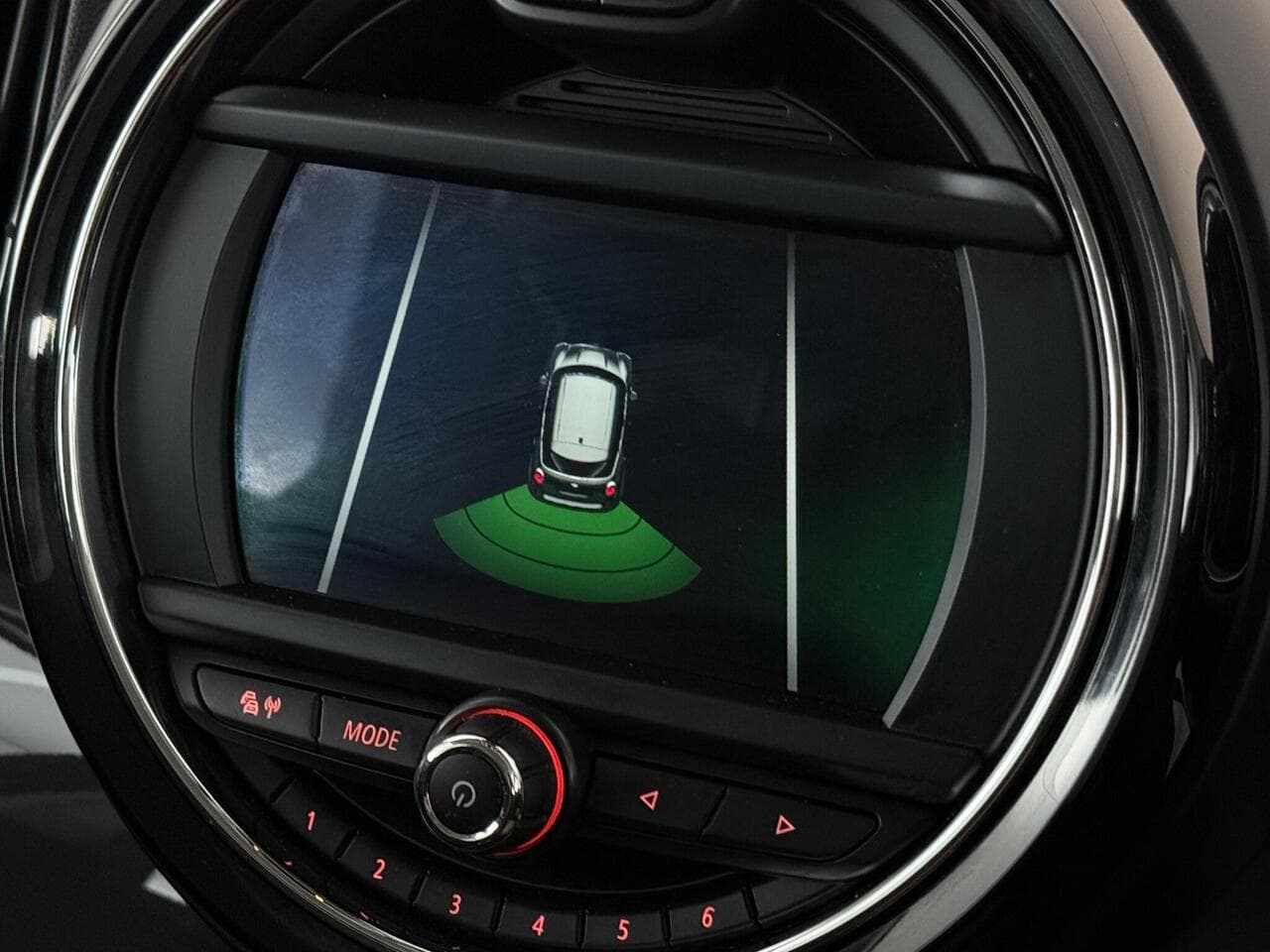 MINI Countryman thumbnail Infotainment System