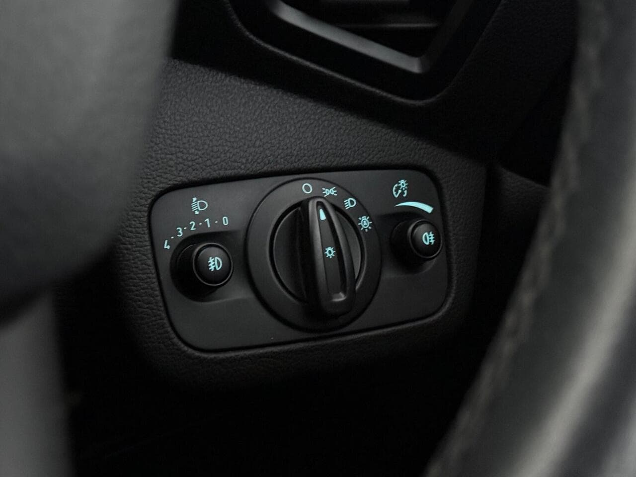 Ford Kuga thumbnail Misc Controls