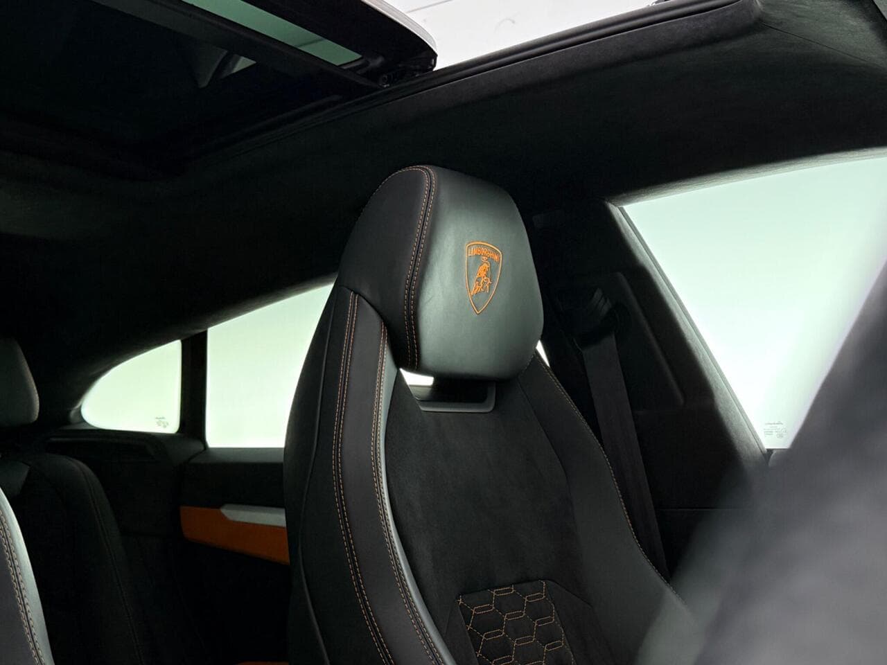 Lamborghini Urus thumbnail Inconclusive