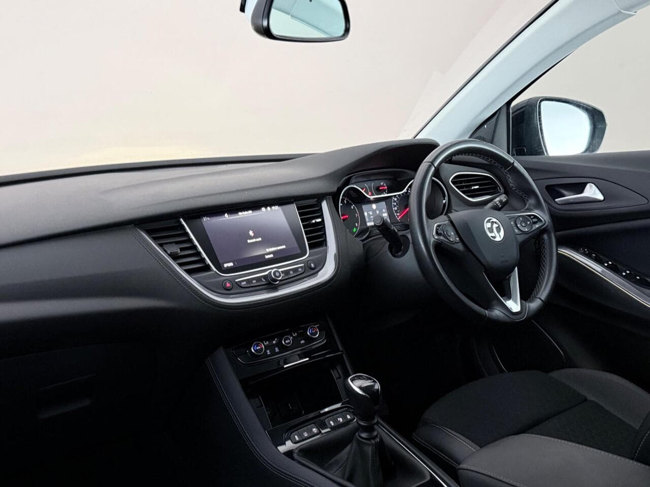Vauxhall Grandland X thumbnail Interior Front