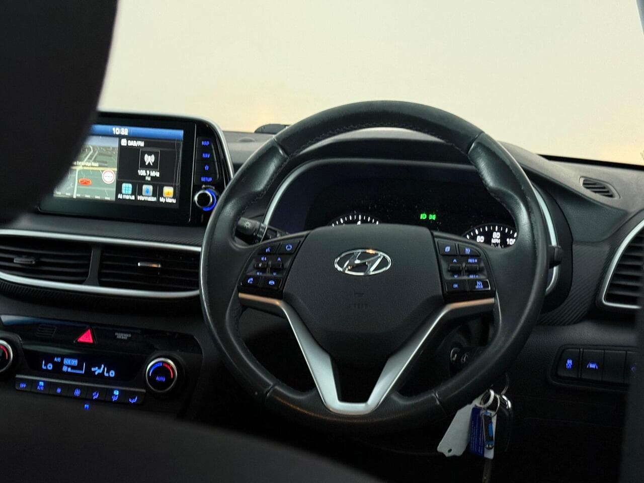 Hyundai TUCSON thumbnail Steering Wheel