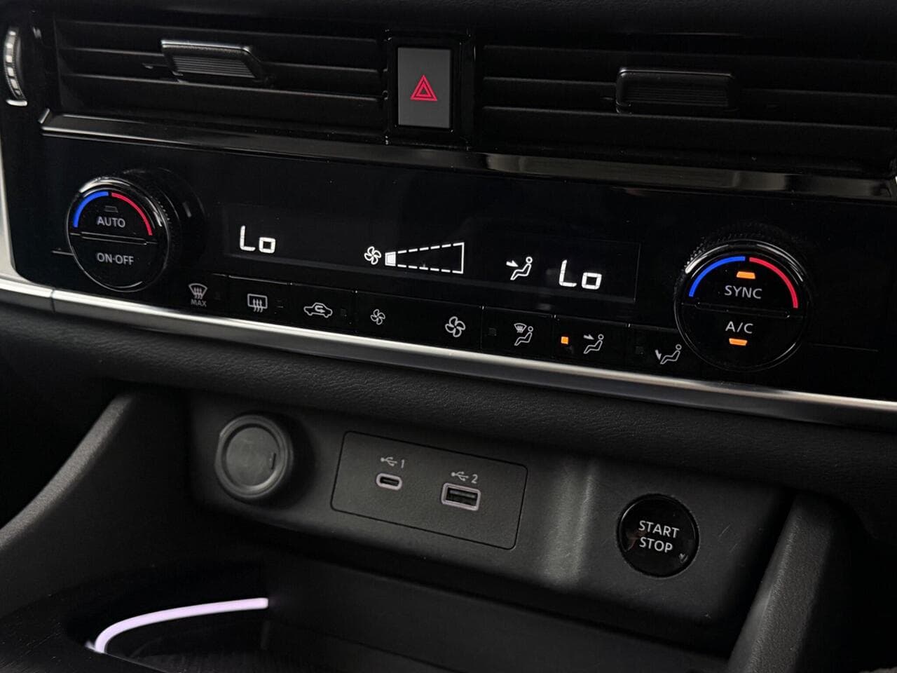 Nissan X-Trail thumbnail Misc Controls