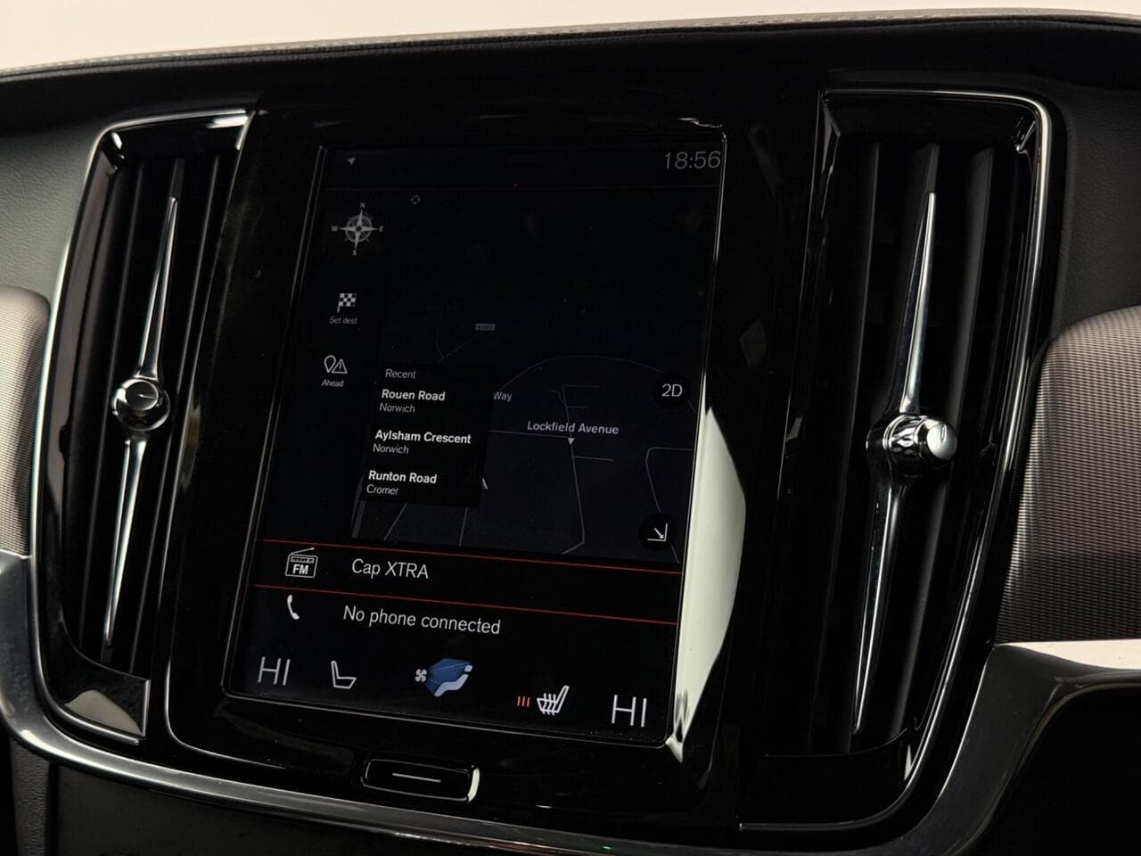Volvo S90 thumbnail Infotainment System
