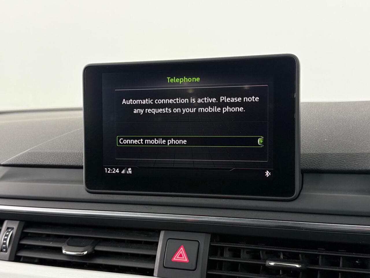 Audi A4 thumbnail Infotainment System