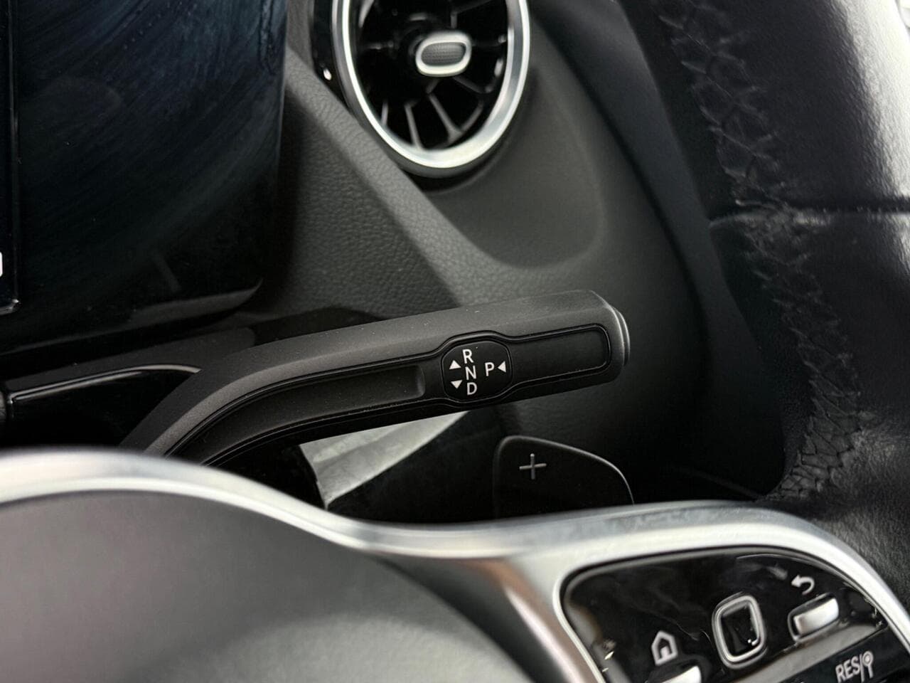 Mercedes-Benz B Class thumbnail Misc Controls