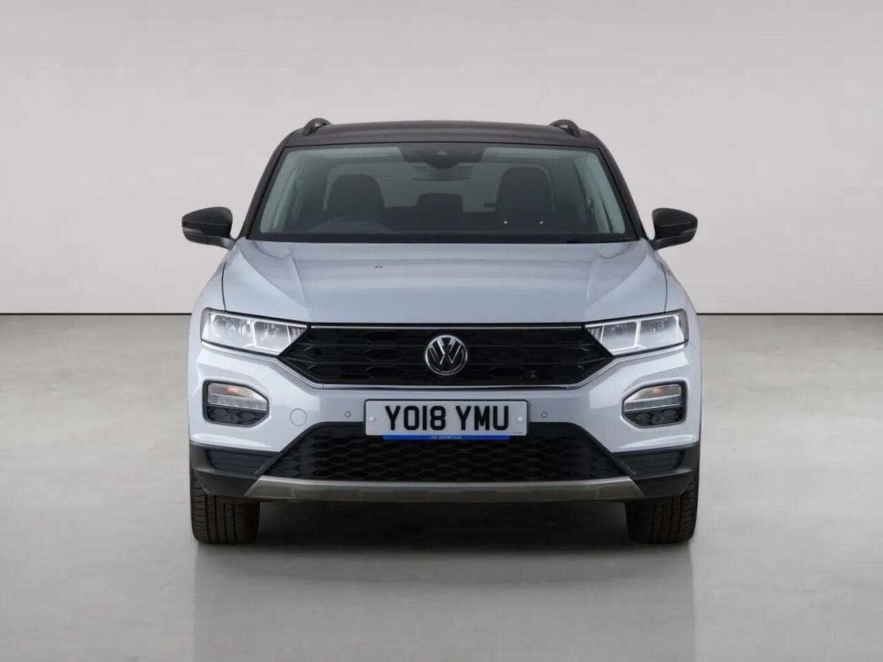 Volkswagen T-Roc thumbnail Front