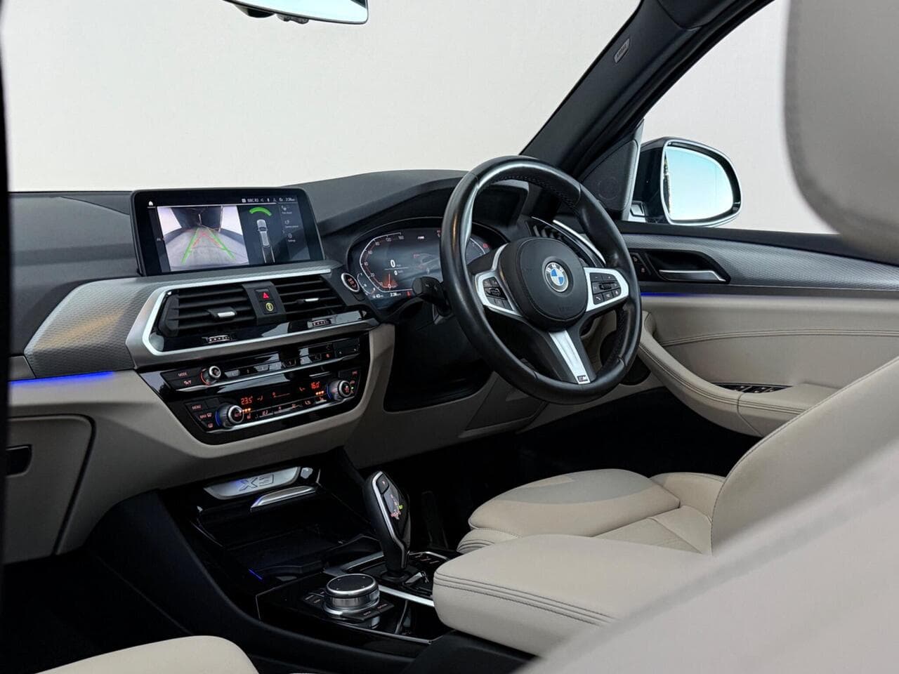 BMW X3 thumbnail Interior Front
