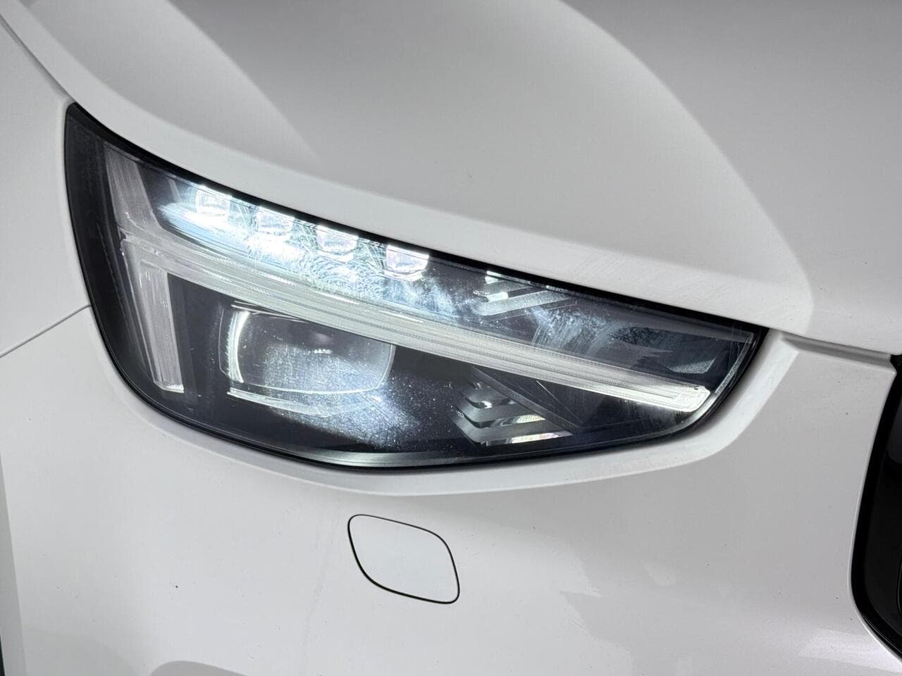 Volvo XC40 thumbnail Lights Front