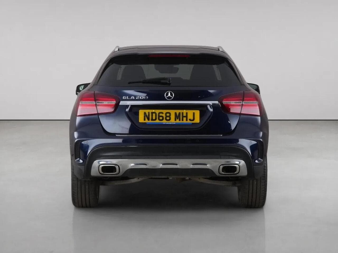 Mercedes-Benz GLA thumbnail Rear