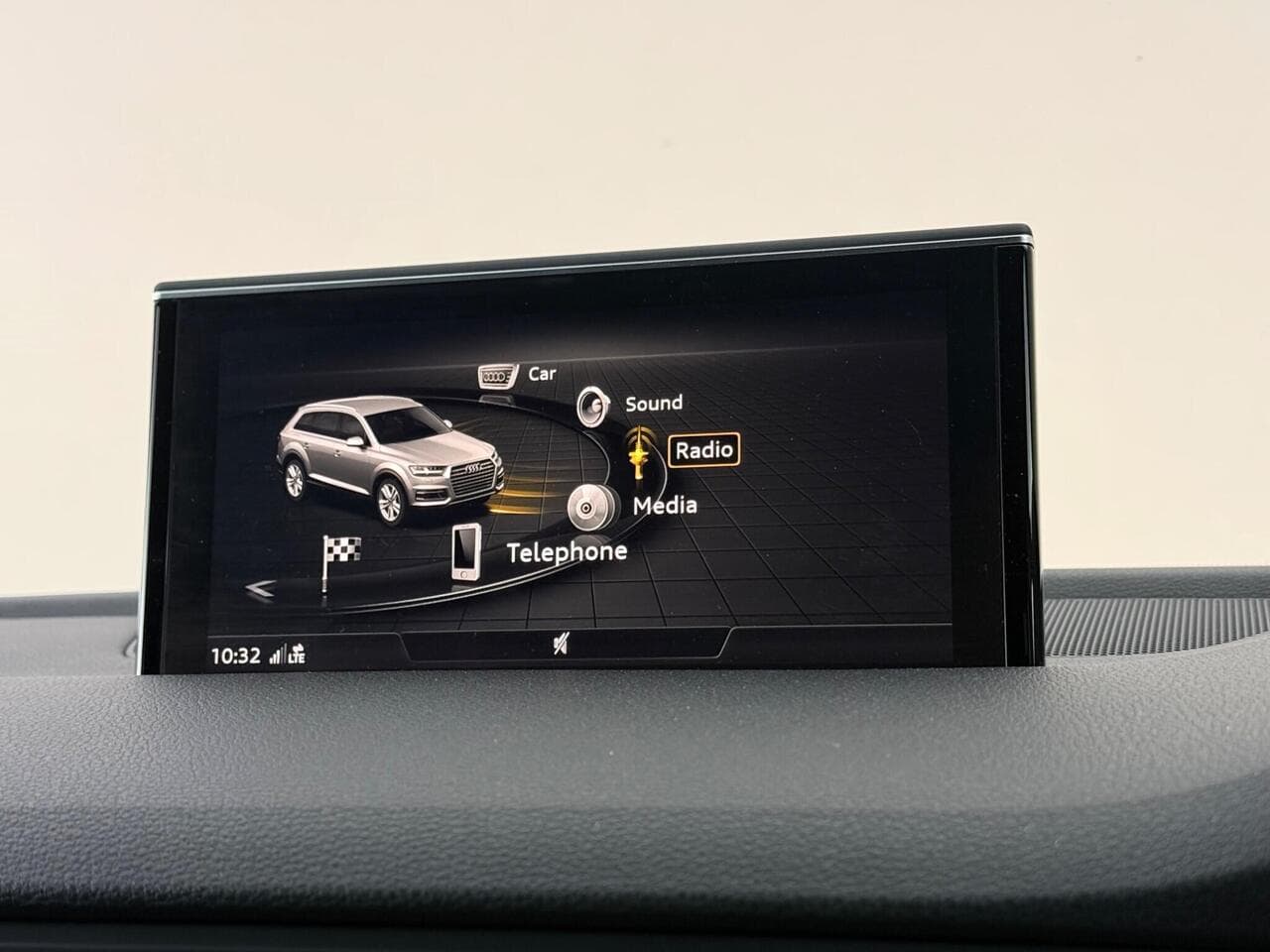 Audi Q7 thumbnail Infotainment System