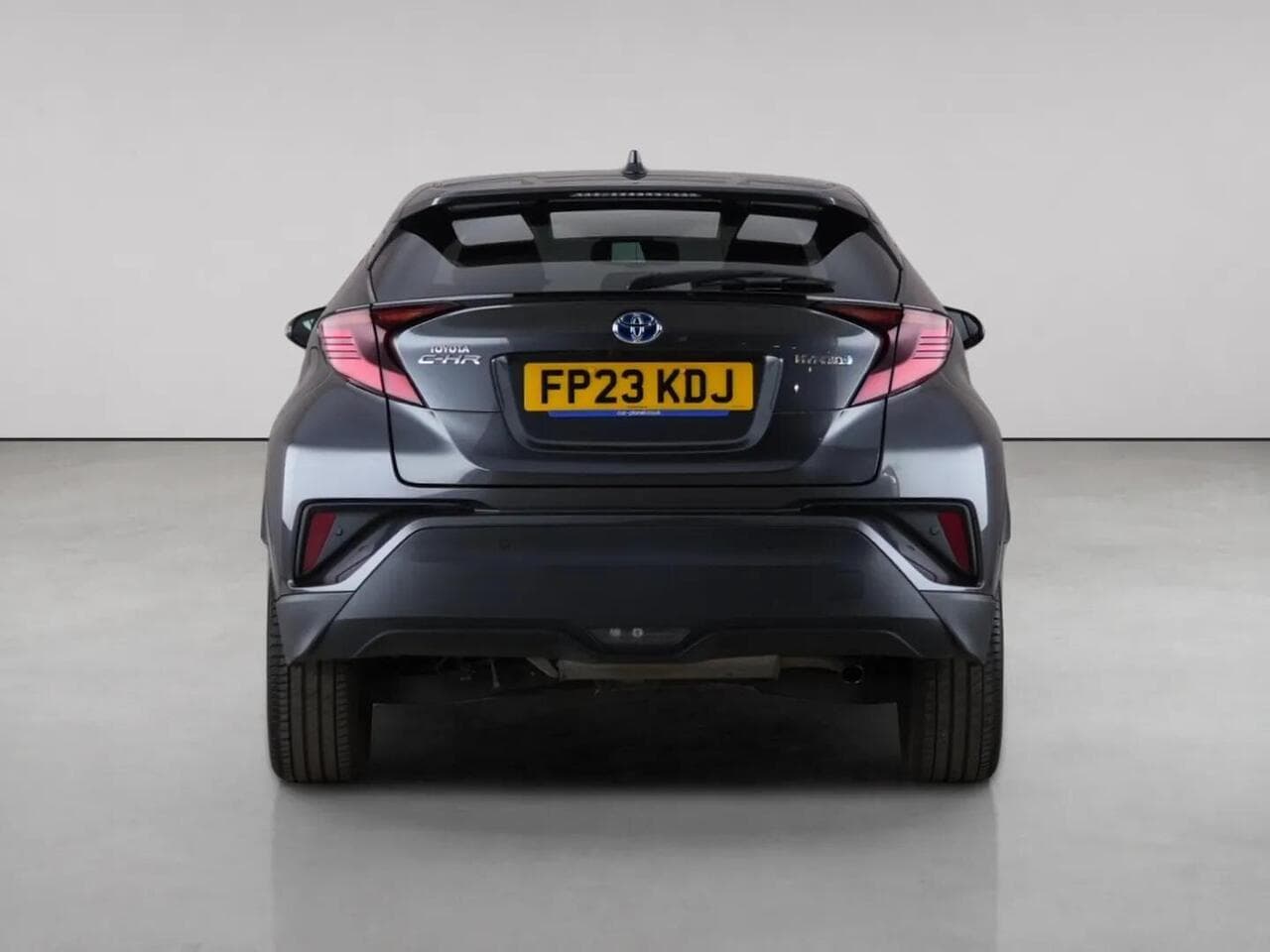 Toyota C-HR thumbnail Rear