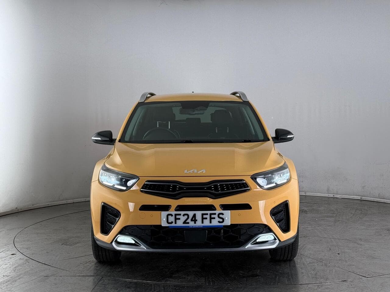 Kia Stonic thumbnail Front