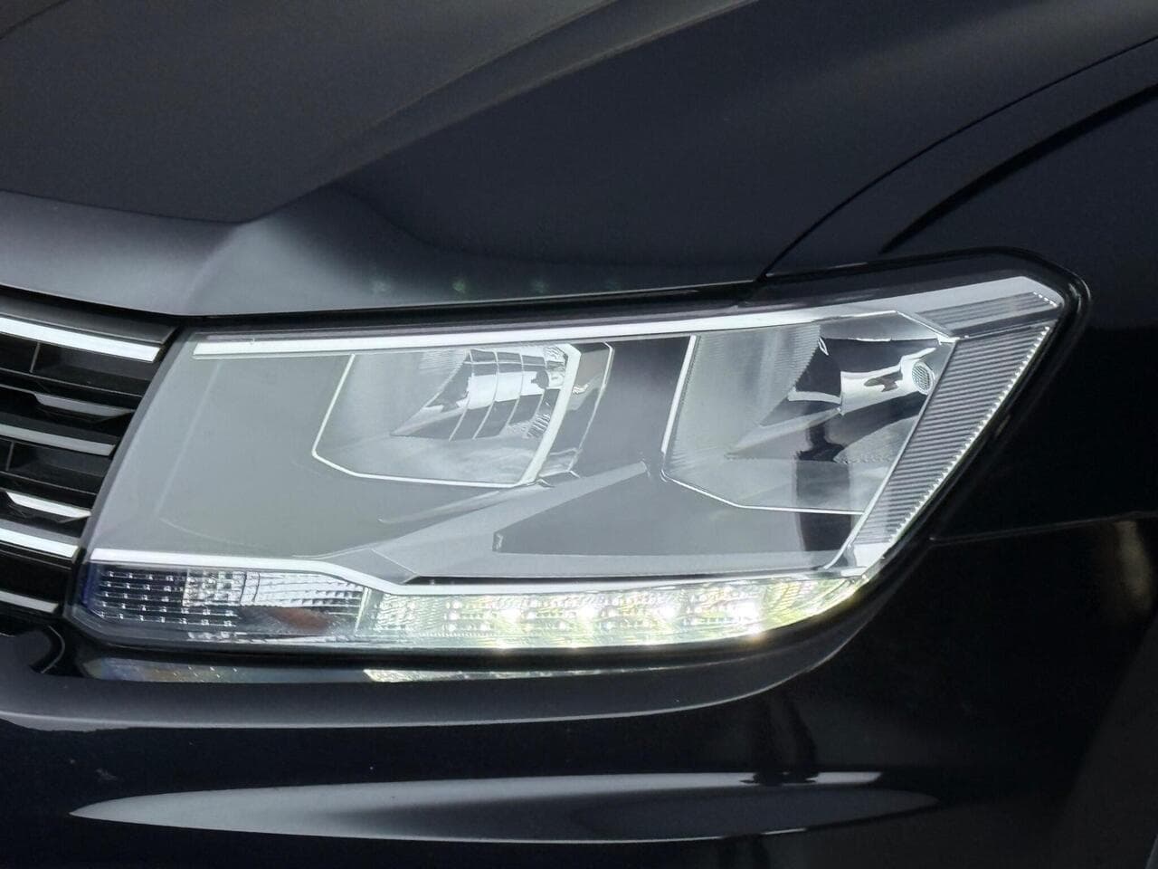 Volkswagen Tiguan Allspace thumbnail Lights Front