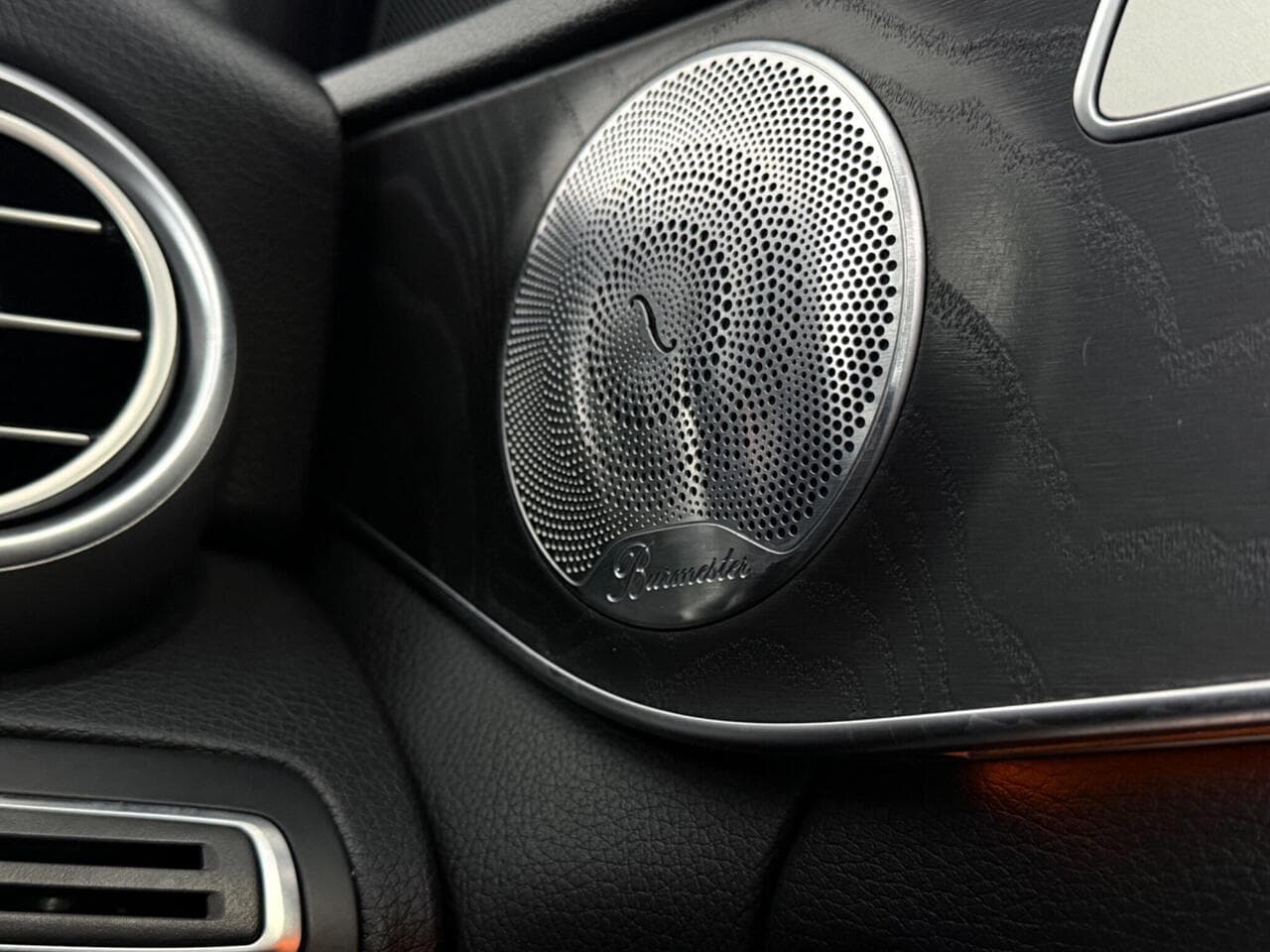 Mercedes-Benz C Class thumbnail Interior Front