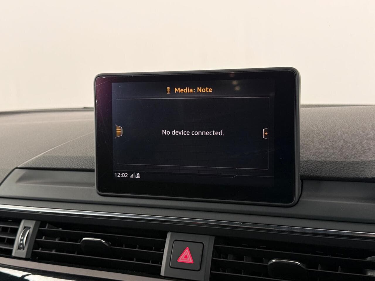 Audi A5 Cabriolet thumbnail Infotainment System