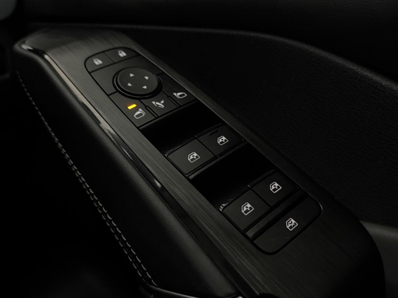 Nissan Qashqai thumbnail Misc Controls