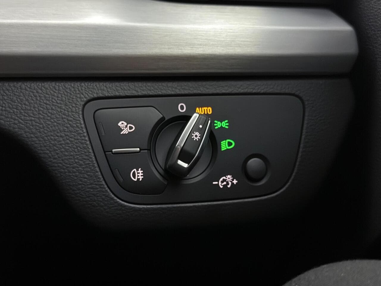 Audi Q5 thumbnail Misc Controls