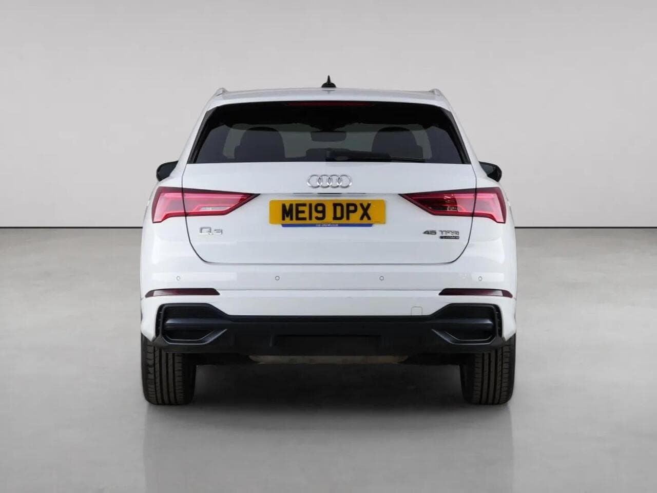 Audi Q3 thumbnail Rear