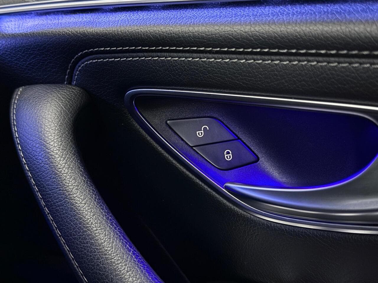 Mercedes-Benz CLS thumbnail Misc Controls