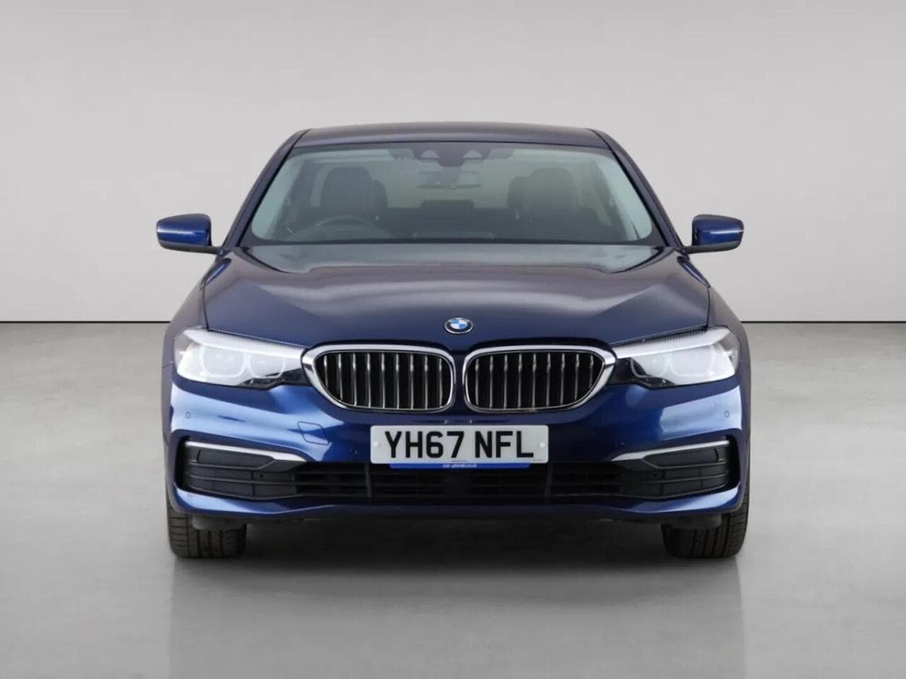 BMW 5 Series thumbnail Front
