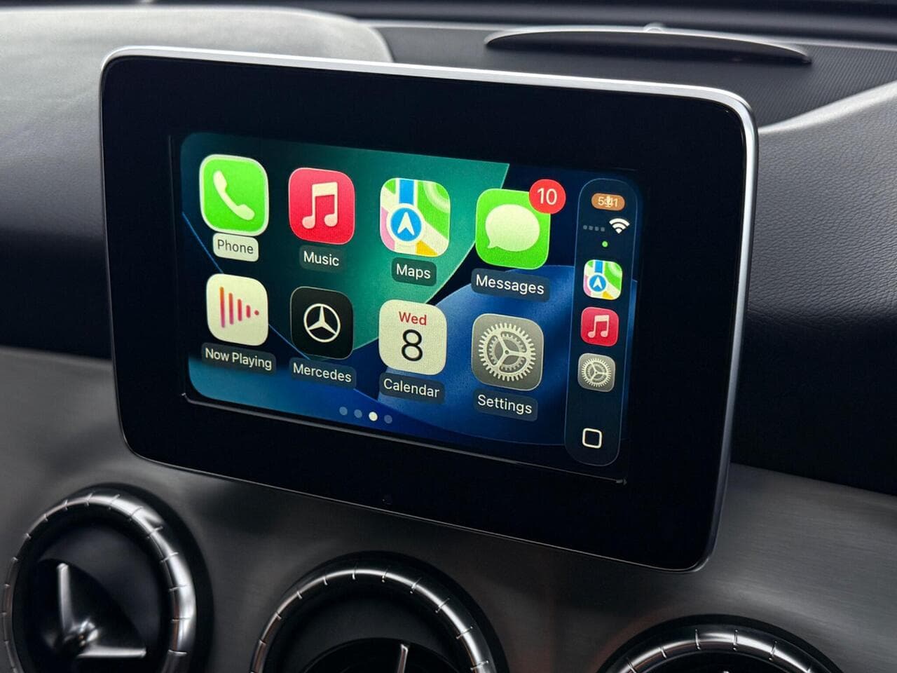 Mercedes-Benz CLA thumbnail Infotainment System