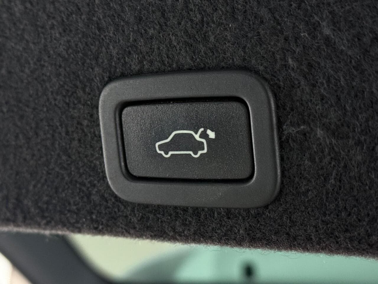 Volvo XC60 thumbnail Misc Controls