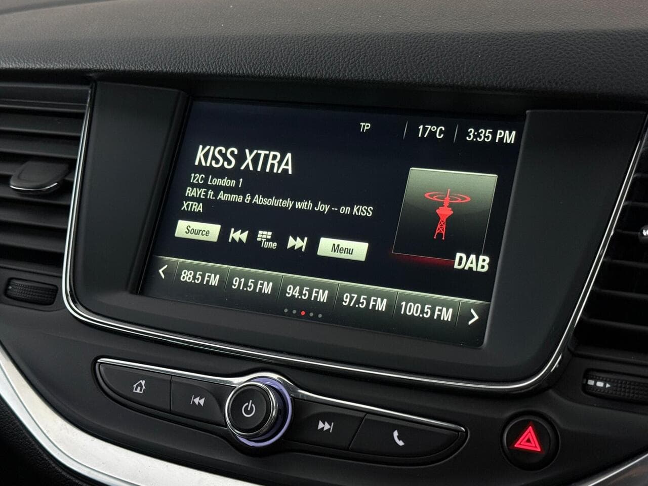 Vauxhall Astra thumbnail Infotainment System