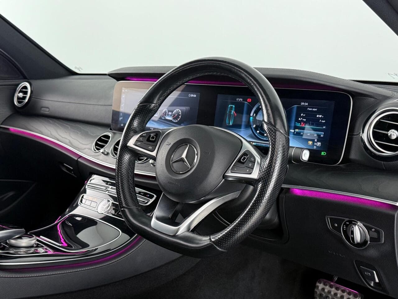 Mercedes-Benz E Class thumbnail Interior Front