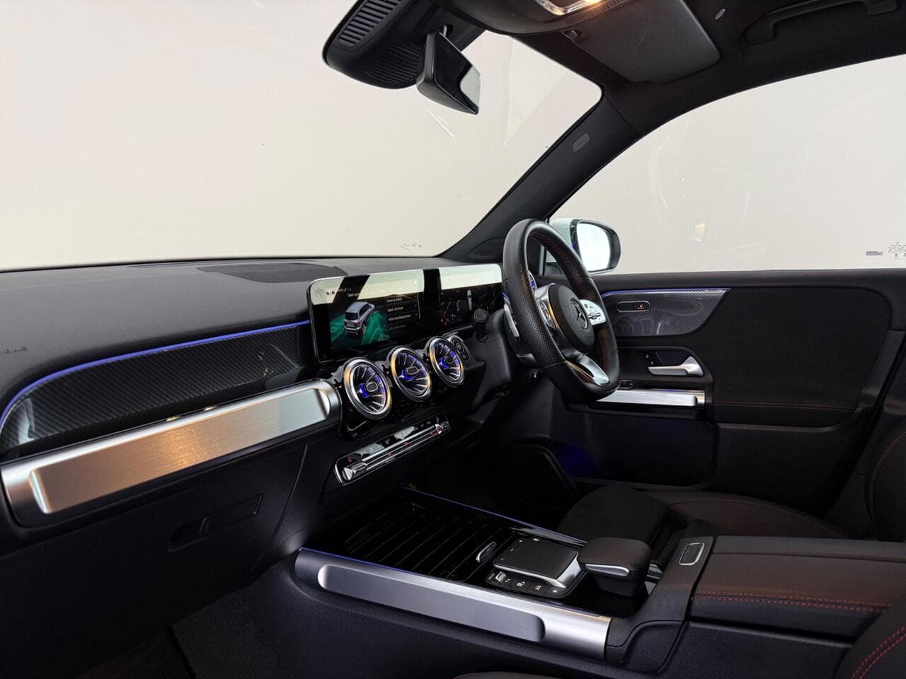 Mercedes-Benz GLB thumbnail Interior Front
