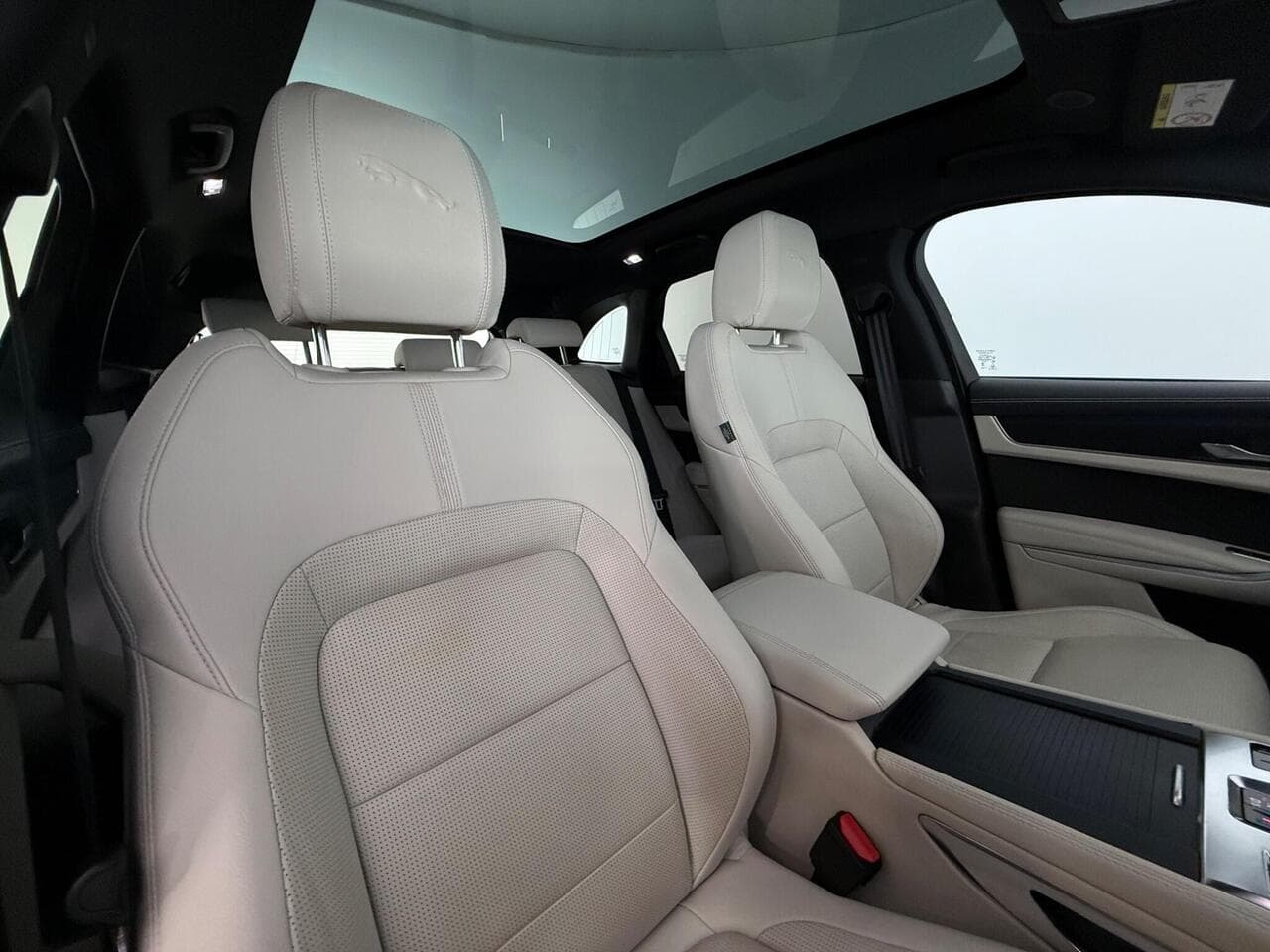 Jaguar F-PACE thumbnail Seat Driver