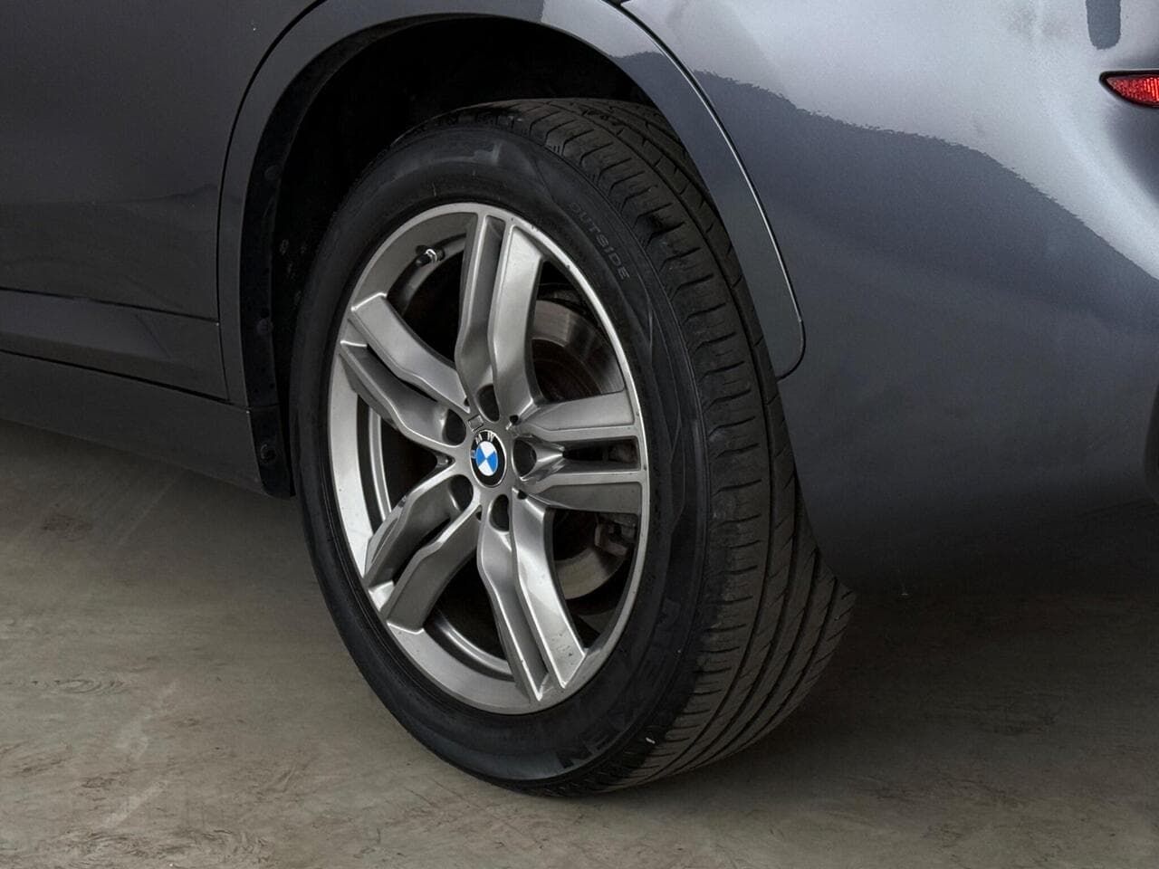 BMW X1 thumbnail Wheel