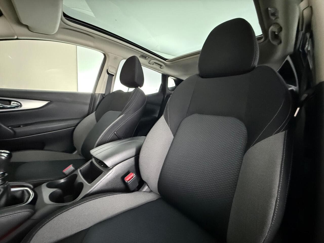 Nissan Qashqai thumbnail Seat Front Passenger