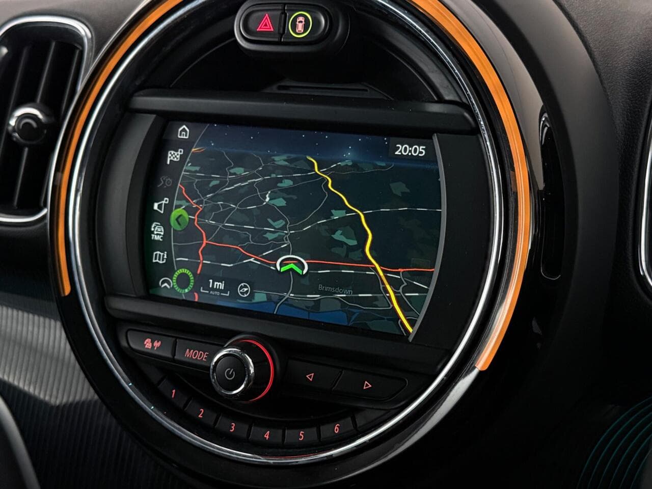 MINI Countryman thumbnail Infotainment System