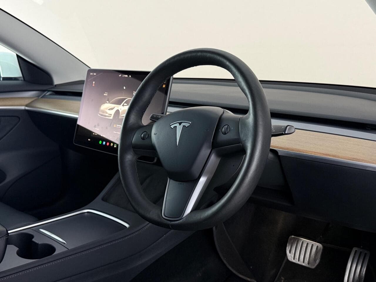 Tesla Model 3 thumbnail Interior Front
